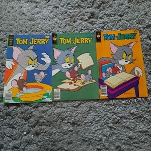 Vintage Warner bros Tom and Jerry gold key magazine comics (lot of 3)